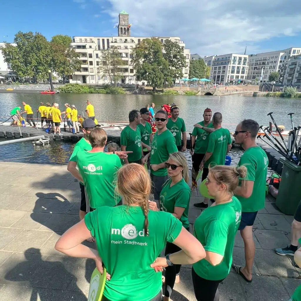 Drachenboot-Festival: EnergieMEDLs und KanalSEMs vor dem Start