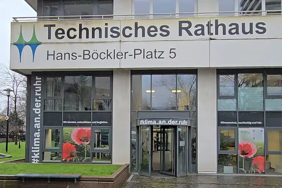 Eingang zu den Räumen von #klima.an.der.ruhr im Technischen Rathaus am Hans-Böckler-Platz 5